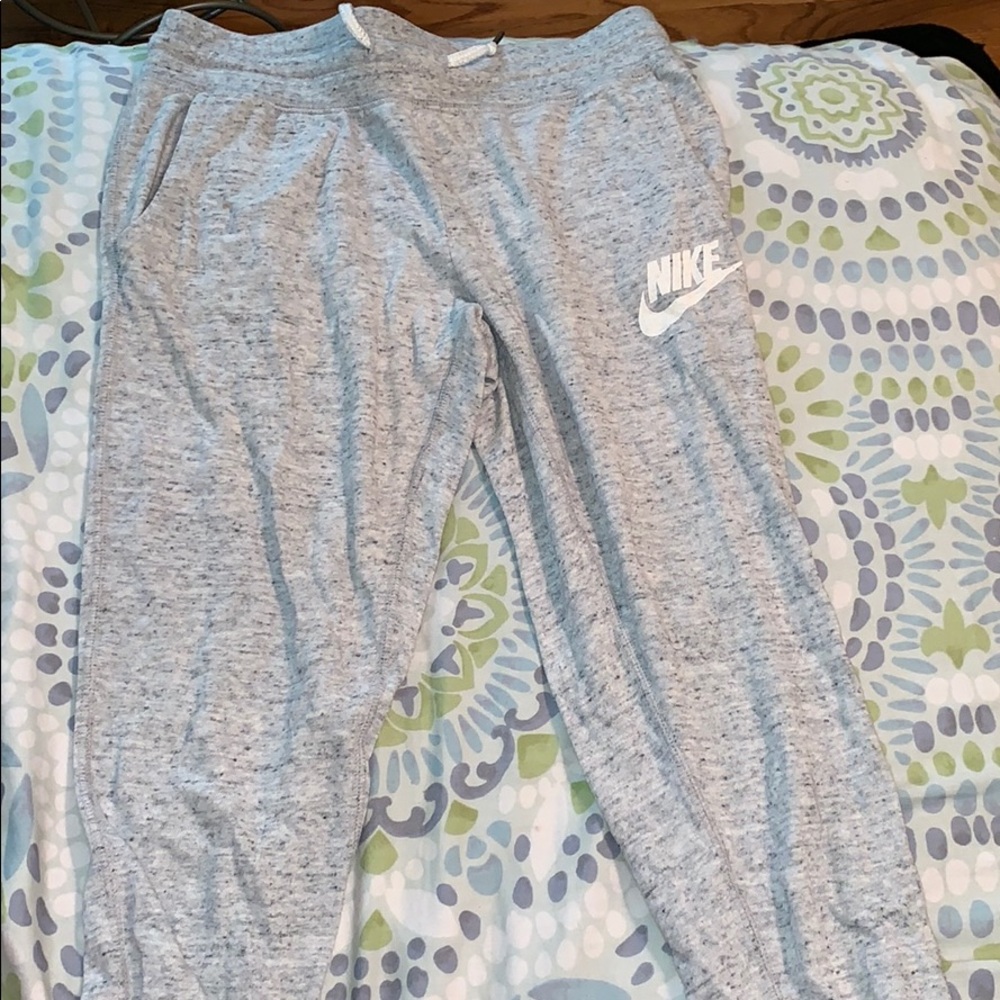 grey nike joggers